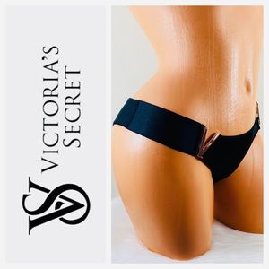Victoria’s Secret Brazilian Panty Medium